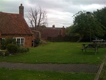 Gatehangers Inn เอลส์เบอรี ภายนอก รูปภาพ
